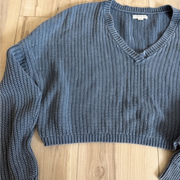 Aeropostale Blue V-Neck Cropped Sweater - Picture 4 of 8